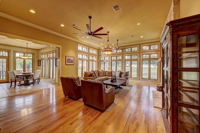 1104-B Lois St, Kerrville, TX 78028