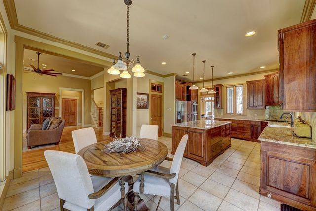 1104-B Lois St, Kerrville, TX 78028