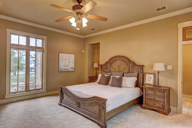 1104-B Lois St, Kerrville, TX 78028