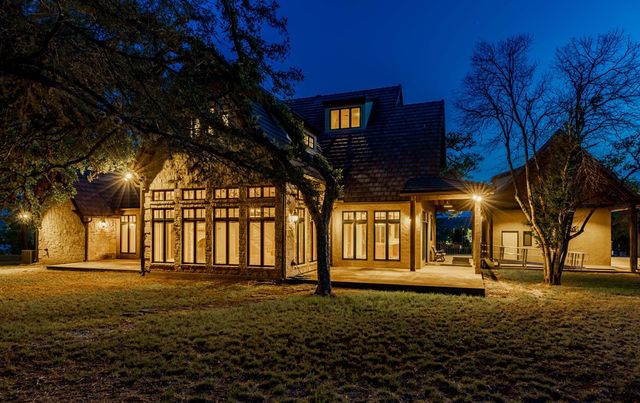 1104-B Lois St, Kerrville, TX 78028