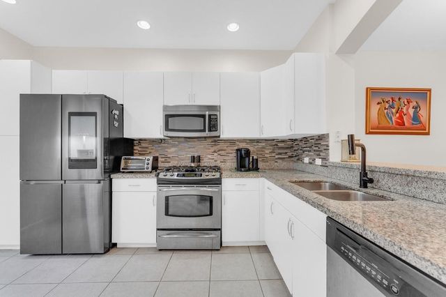 2955 NW 126th Avenue 212-5, Sunrise, FL 33323