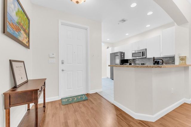 2955 NW 126th Avenue 212-5, Sunrise, FL 33323