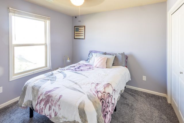 2416 River Meadows Drive, Des Moines, IA 50320