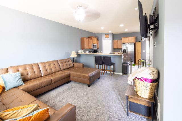 2416 River Meadows Drive, Des Moines, IA 50320