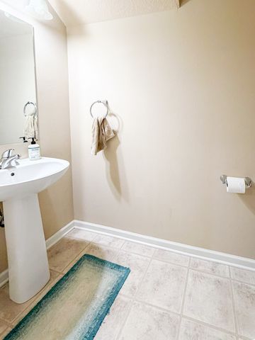 2416 River Meadows Drive, Des Moines, IA 50320