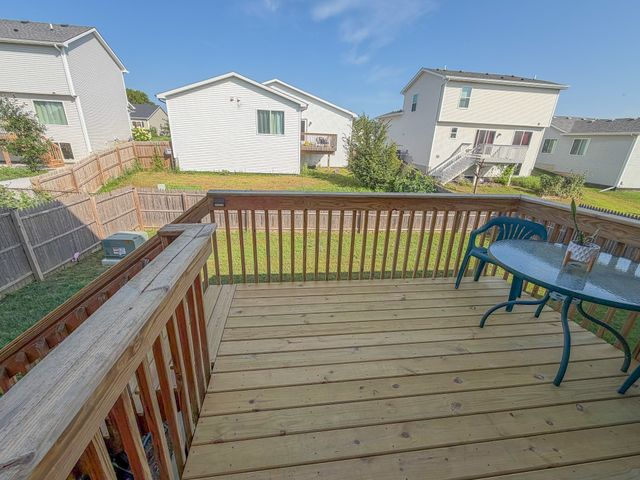 2416 River Meadows Drive, Des Moines, IA 50320