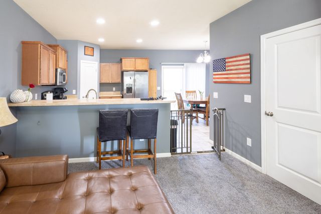 2416 River Meadows Drive, Des Moines, IA 50320