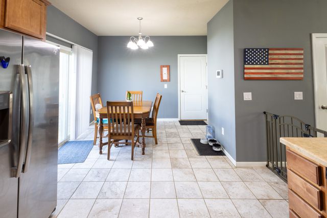 2416 River Meadows Drive, Des Moines, IA 50320