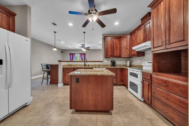 4801 Meadow Lake Drive, Crestview, FL 32539