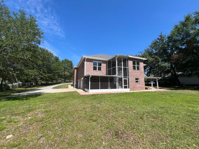 4801 Meadow Lake Drive, Crestview, FL 32539