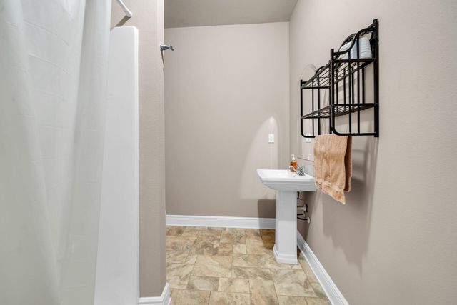 4801 Meadow Lake Drive, Crestview, FL 32539