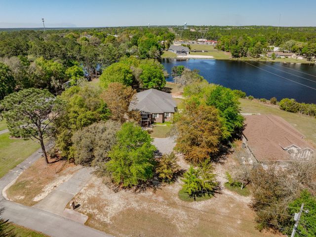 4801 Meadow Lake Drive, Crestview, FL 32539