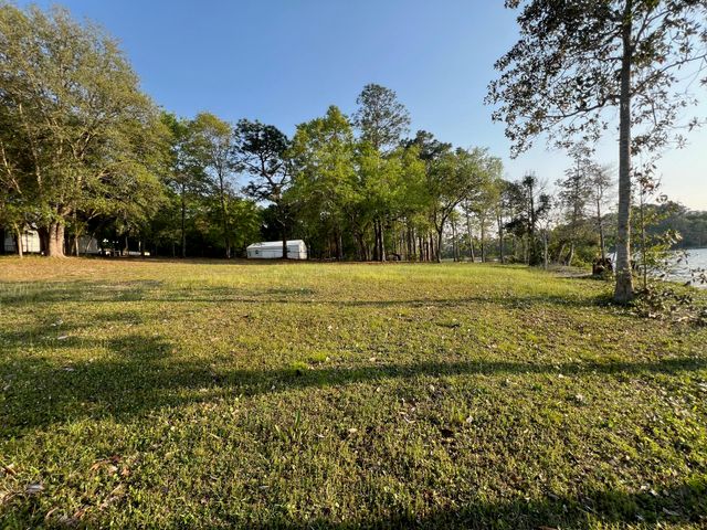 4801 Meadow Lake Drive, Crestview, FL 32539