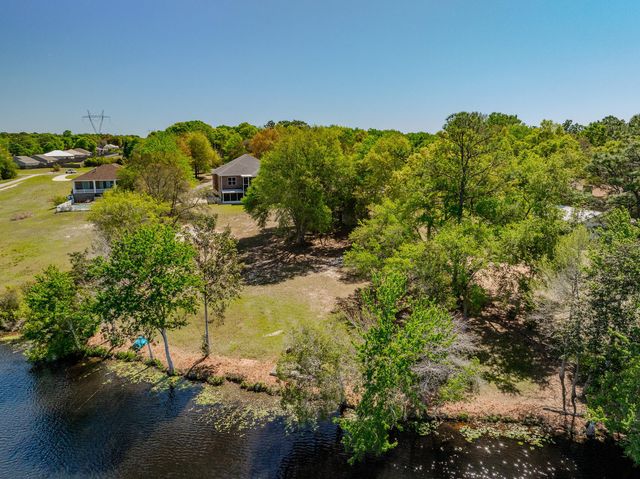 4801 Meadow Lake Drive, Crestview, FL 32539