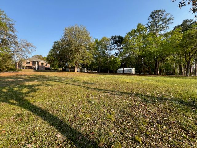 4801 Meadow Lake Drive, Crestview, FL 32539