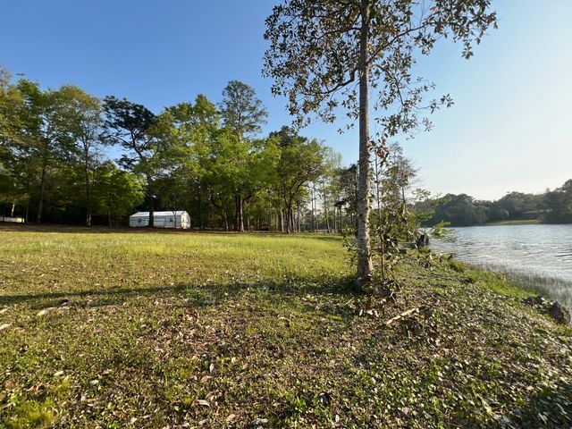 4801 Meadow Lake Drive, Crestview, FL 32539
