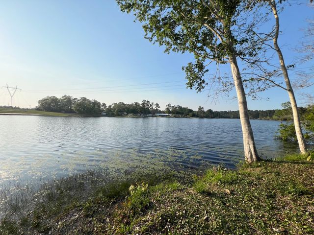 4801 Meadow Lake Drive, Crestview, FL 32539