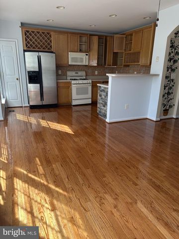 18405 SIERRA SQ, Leesburg, VA 20176