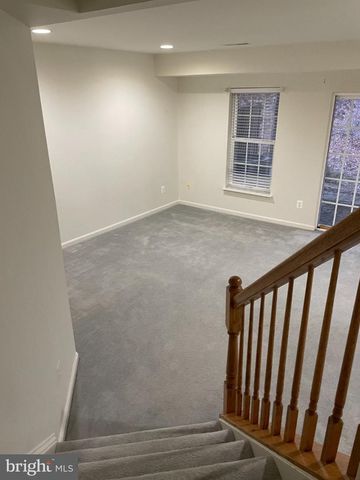 18405 SIERRA SQ, Leesburg, VA 20176
