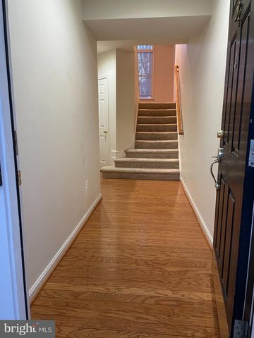 18405 SIERRA SQ, Leesburg, VA 20176