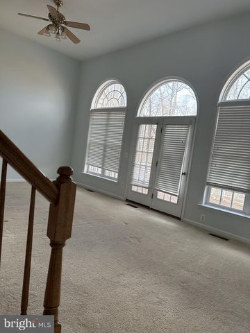 18405 SIERRA SQ, Leesburg, VA 20176