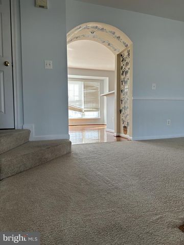 18405 SIERRA SQ, Leesburg, VA 20176