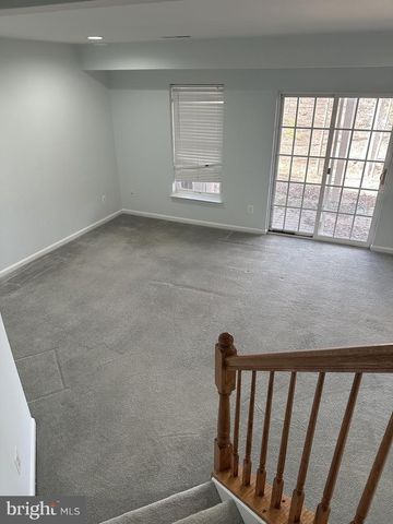 18405 SIERRA SQ, Leesburg, VA 20176