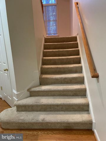 18405 SIERRA SQ, Leesburg, VA 20176