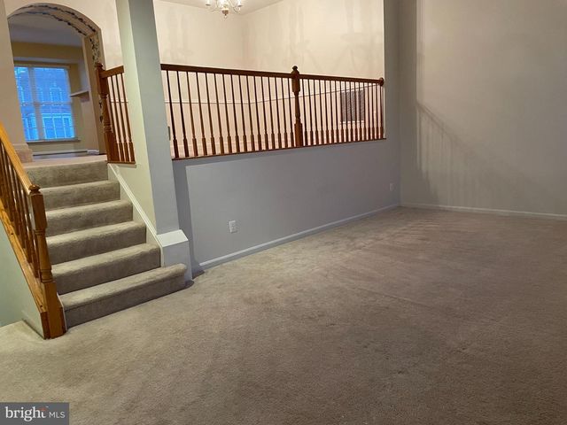 18405 SIERRA SQ, Leesburg, VA 20176