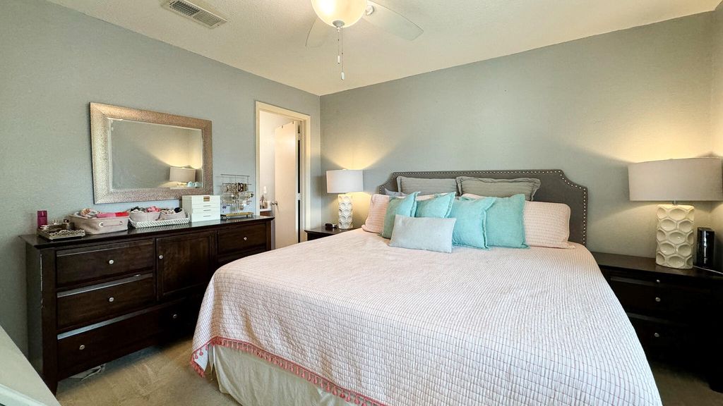 Image 7 of property listing at 267 Alexandra Drive 15, Mount Pleasant, SC 29464