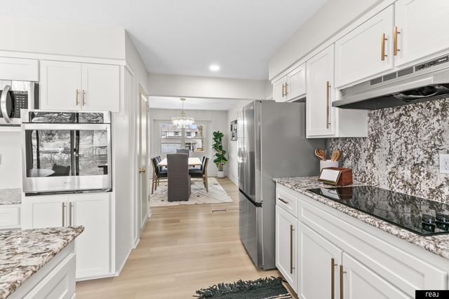 11918 Leavenworth Road, Omaha, NE 68154