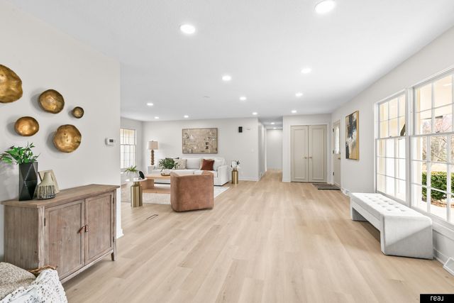 11918 Leavenworth Road, Omaha, NE 68154