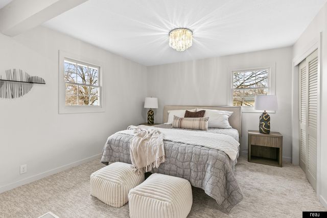 11918 Leavenworth Road, Omaha, NE 68154