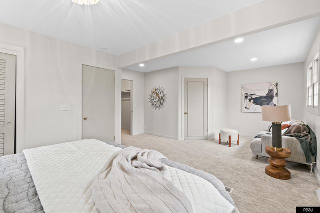 11918 Leavenworth Road, Omaha, NE 68154