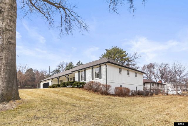 11918 Leavenworth Road, Omaha, NE 68154