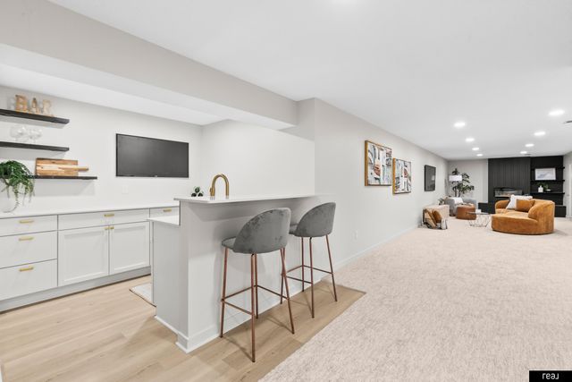 11918 Leavenworth Road, Omaha, NE 68154