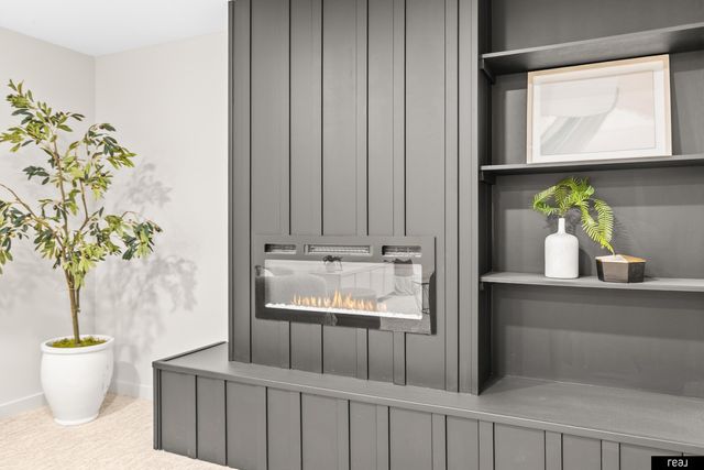 11918 Leavenworth Road, Omaha, NE 68154