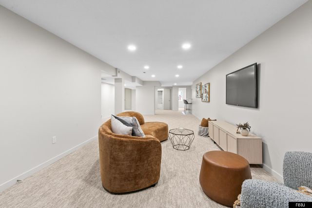 11918 Leavenworth Road, Omaha, NE 68154