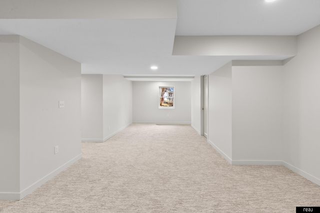 11918 Leavenworth Road, Omaha, NE 68154