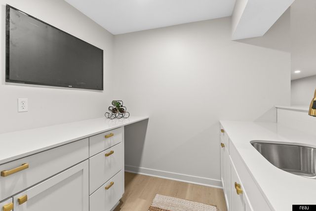 11918 Leavenworth Road, Omaha, NE 68154