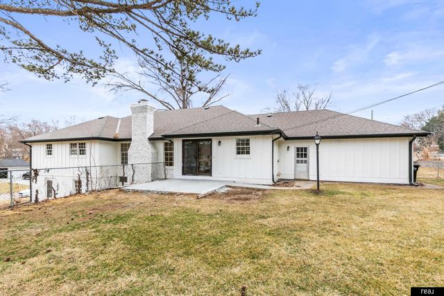 11918 Leavenworth Road, Omaha, NE 68154