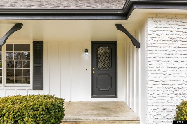 11918 Leavenworth Road, Omaha, NE 68154