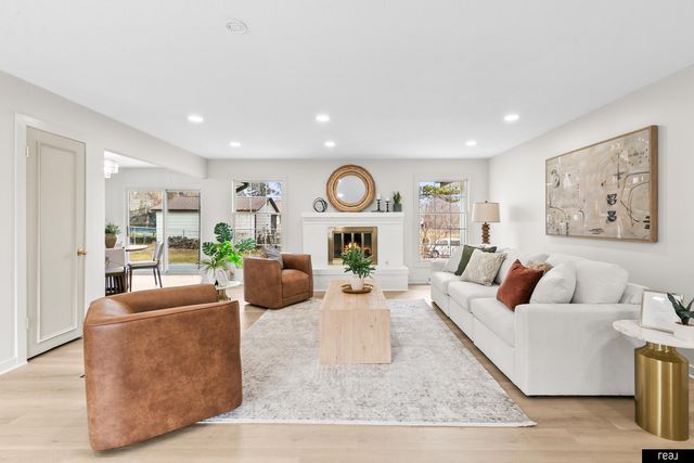 11918 Leavenworth Road, Omaha, NE 68154