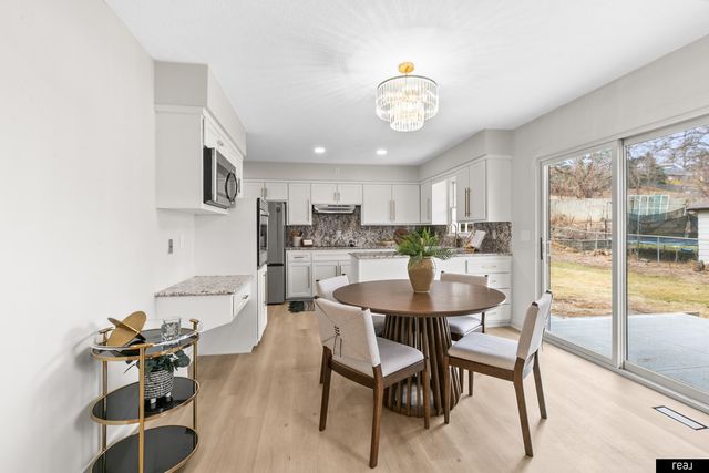 11918 Leavenworth Road, Omaha, NE 68154