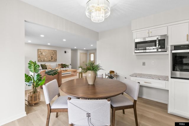 11918 Leavenworth Road, Omaha, NE 68154