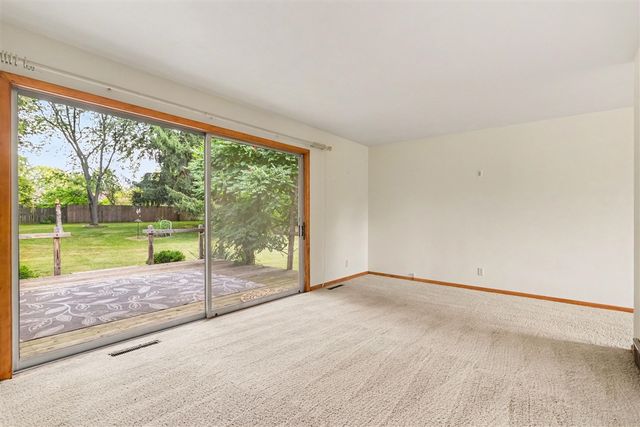336 Lakeshore Drive, Battle Creek, MI 49015
