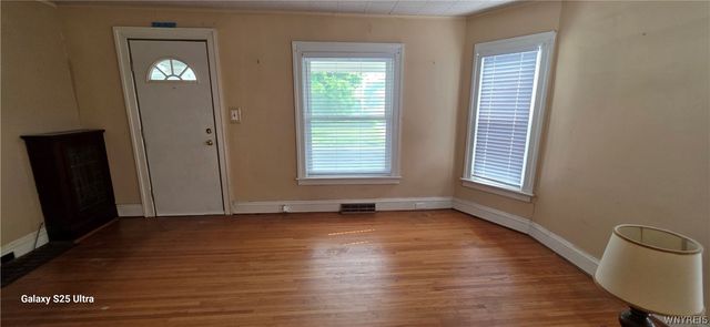2474 Pierce Avenue, Niagara Falls, NY 14301