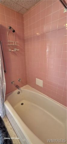 2474 Pierce Avenue, Niagara Falls, NY 14301