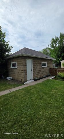 2474 Pierce Avenue, Niagara Falls, NY 14301