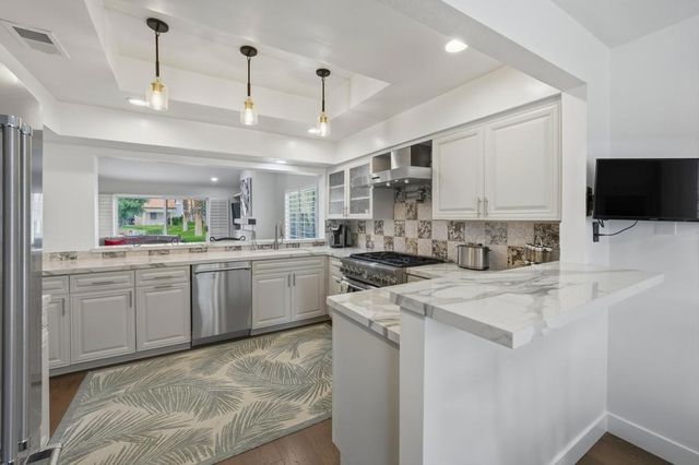 157 Desert Falls Drive E, Palm Desert, CA 92211